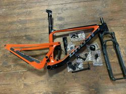 Ghost Lector FS + vidlice + tlumič + sedlovka .......