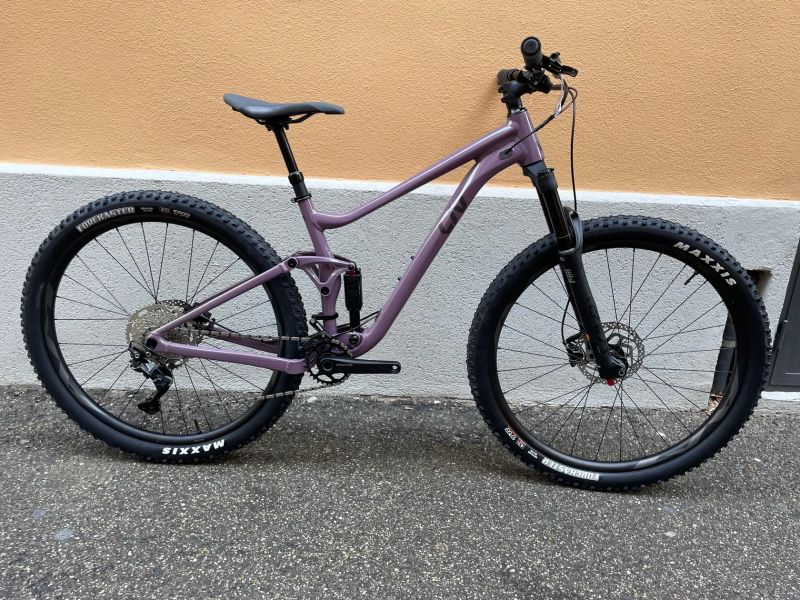 LIV (Giant) Embolden 2 ve velikosti S (158-169cm)