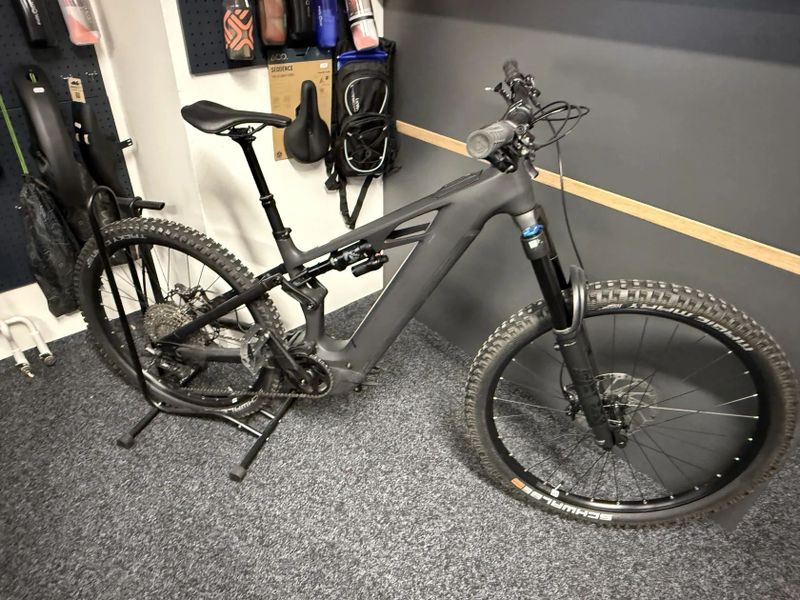 CUBE Stereo Hybrid ONE77 HPC SLX 800 vel.M 2025 426km