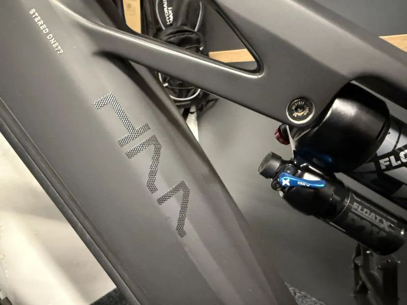 CUBE Stereo Hybrid ONE77 HPC SLX 800 vel.M 2025 426km