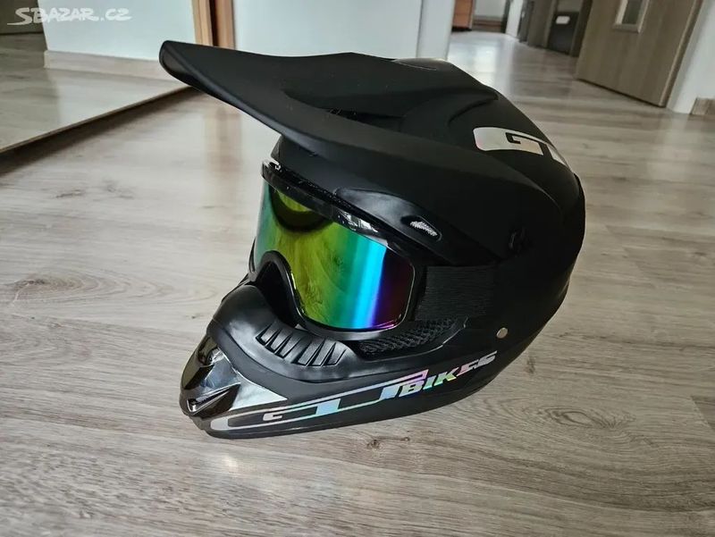 Nová Full Face přilba GT Bikes vel. M + brýle - SLEVA