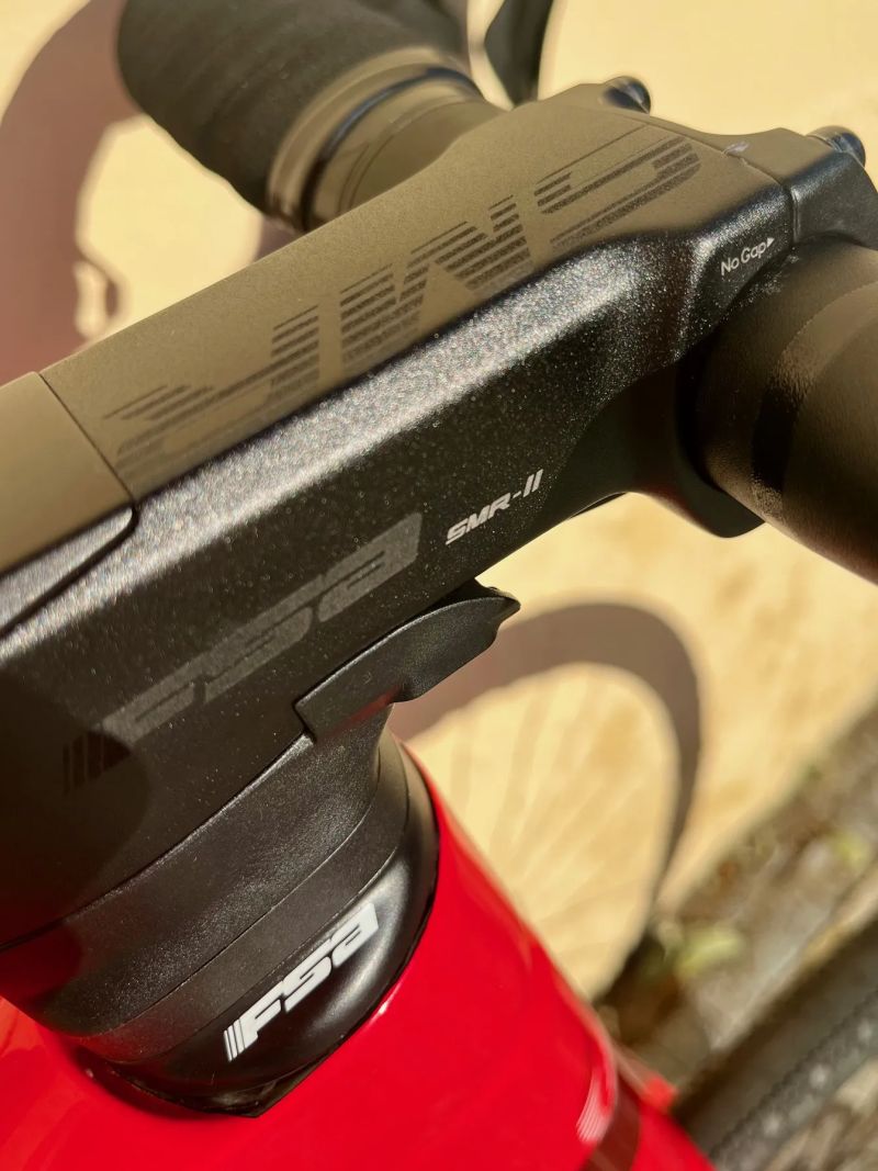 Prodám silniční kolo AUTHOR CHARISMA 55i 2x12r. 2025