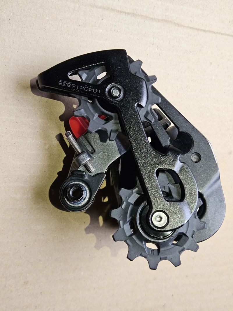 Přehazovačka SRAM Rival XPLR AXS