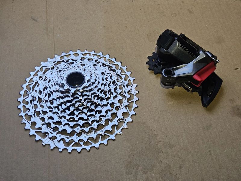 Přehazovačka SRAM Rival XPLR AXS