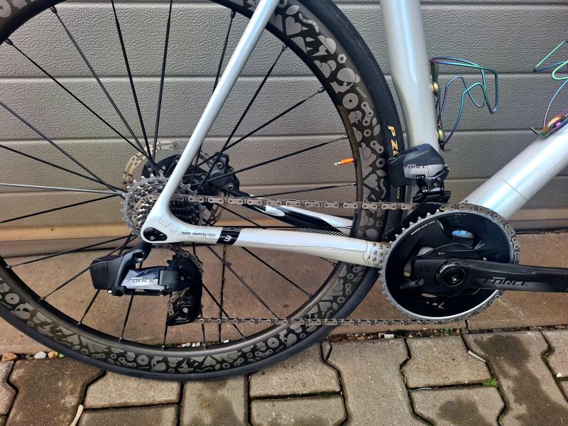 Basso Diamante disc, Sram Force, wattmetr, Mavic SLR limited, komba