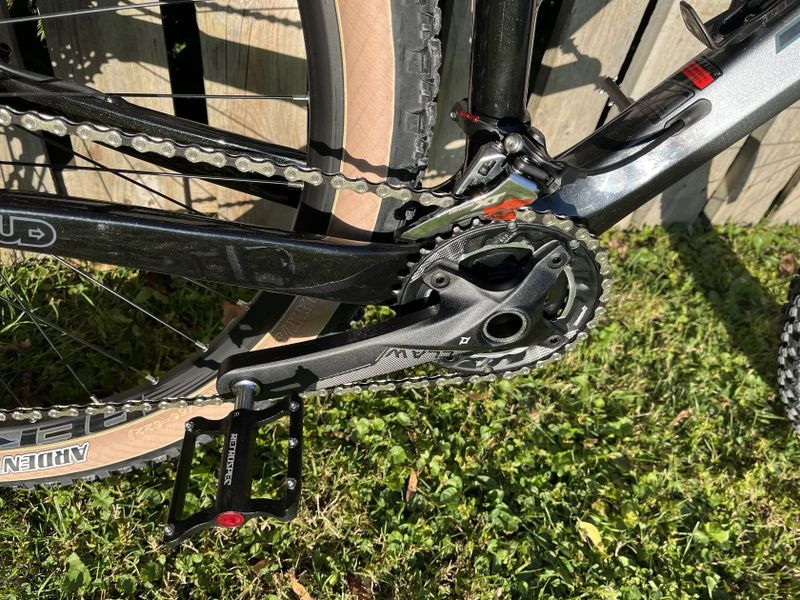 NOVÝ carbon TWITTER PREDATORpro XT 29" vel.L 2x12