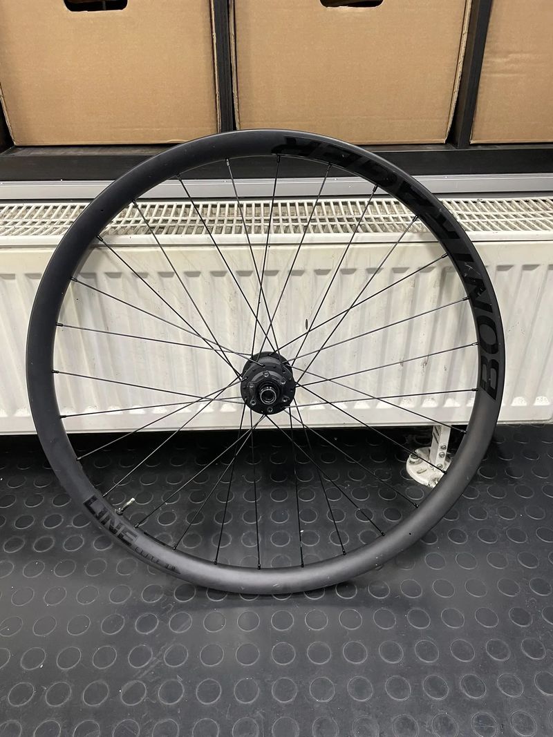 Bontrager Line Elite 30 TLR Boost 29/27,5 karbon