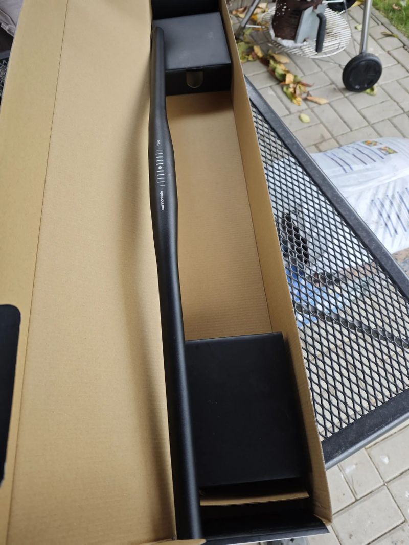 Prodám řidítka Cannondale 2 Flat, Alloy, 31,8 mm, 3° rise, 8° sweep, 760 mm