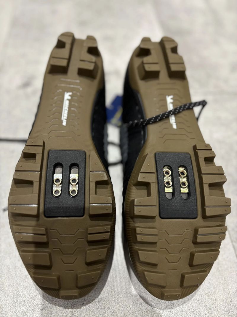 DMT GK1 Gravel tretry, antracit