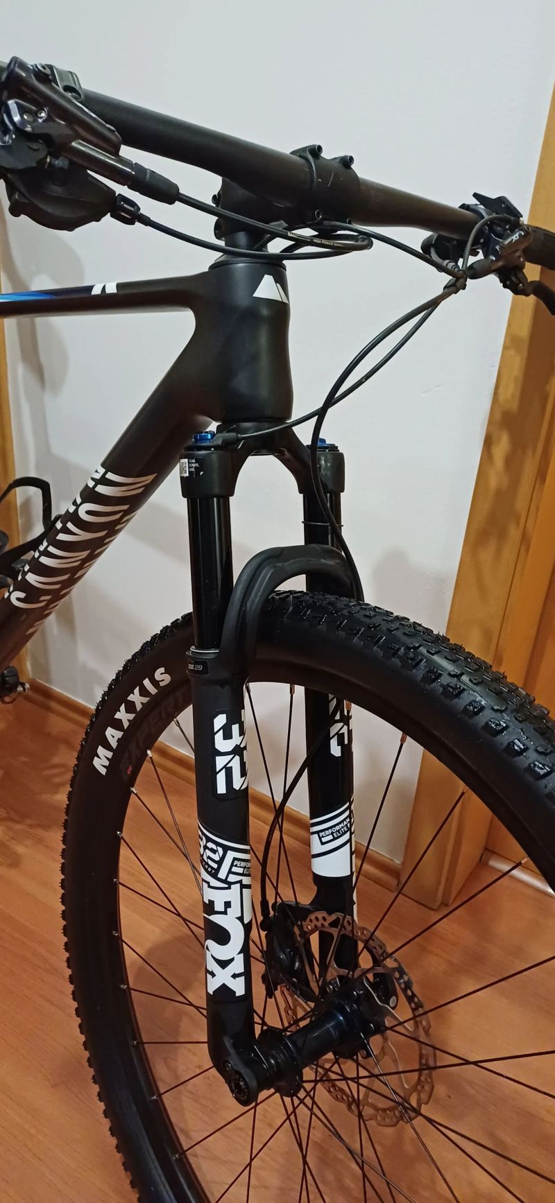 Canyon Exceed CF SLX 9