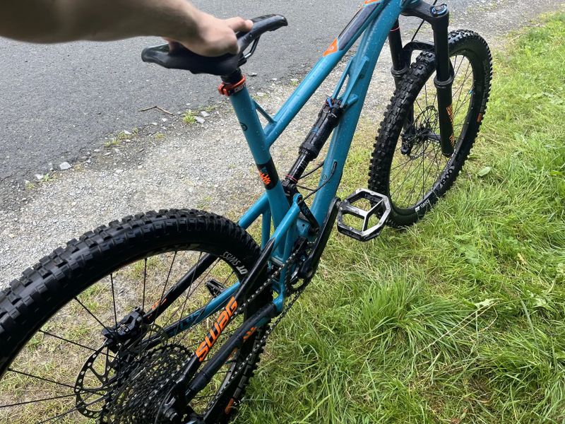 Kellys Swag 30 (custom build na rockshox/shimanoSLX 12sp/4p brzdy, DT sw., enduro earrings, OneUp)