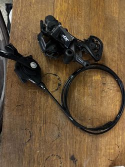 Přehazovačka a řazení Shimano XT 8100