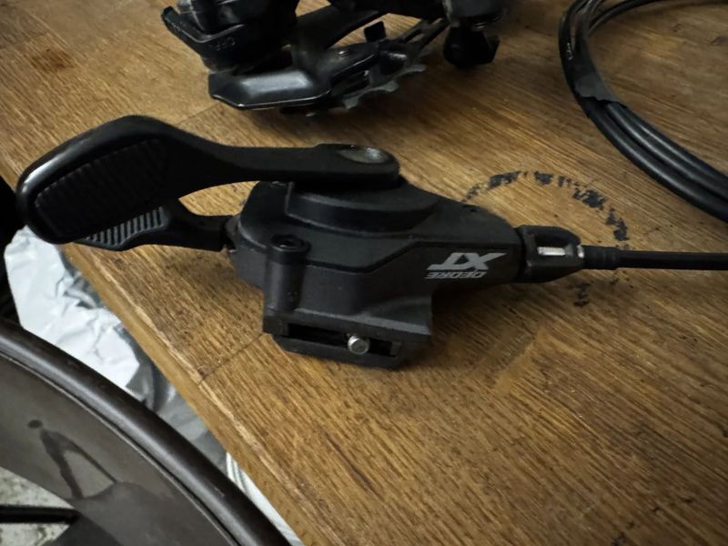 Přehazovačka a řazení Shimano XT 8100