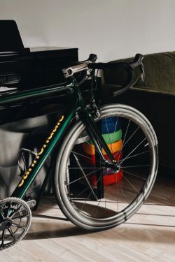 Custom silniční kolo Cannondale SuperSix Hi-Mod váha 5,99 kg SLEVA