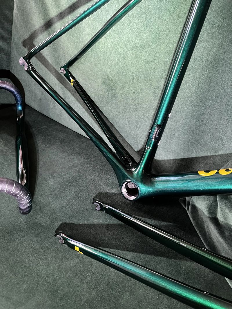 Custom silniční kolo Cannondale SuperSix Hi-Mod váha 5,99 kg SLEVA