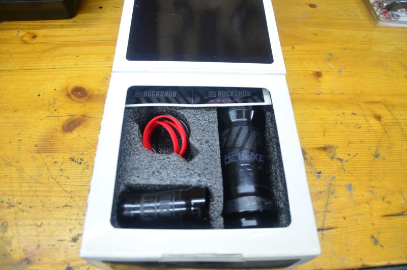 Canyon Spectral CF 7 vel. M + náhradní díly 