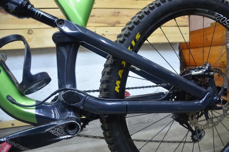 Canyon Spectral CF 7 vel. M + náhradní díly 