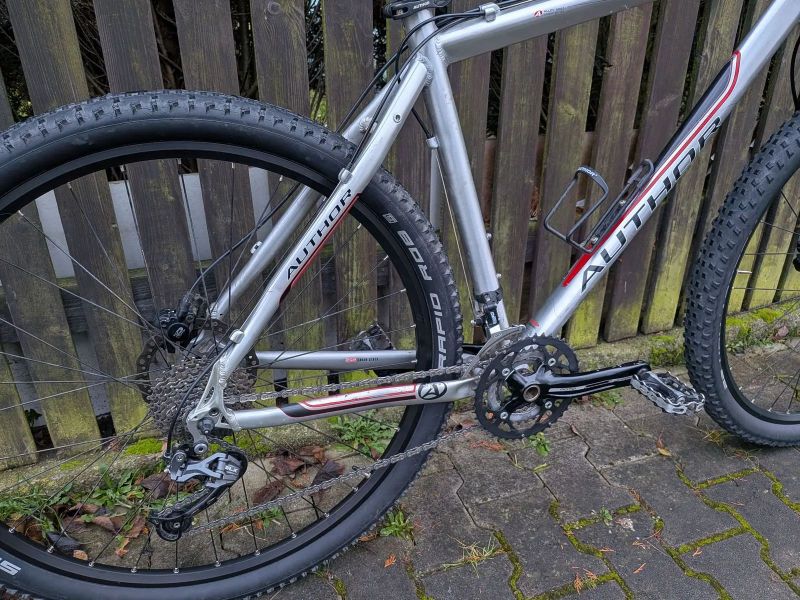 Author Traction 29 21"