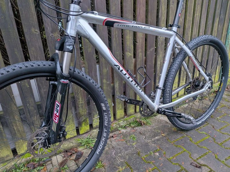 Author Traction 29 21"