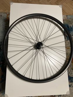 Přední zapletené kolo 12x100