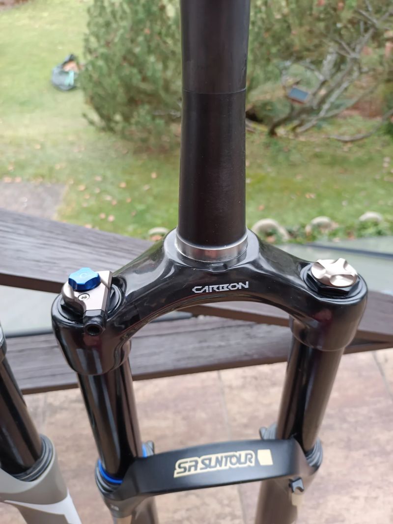 Vidlice SR Suntour Axon Werx 