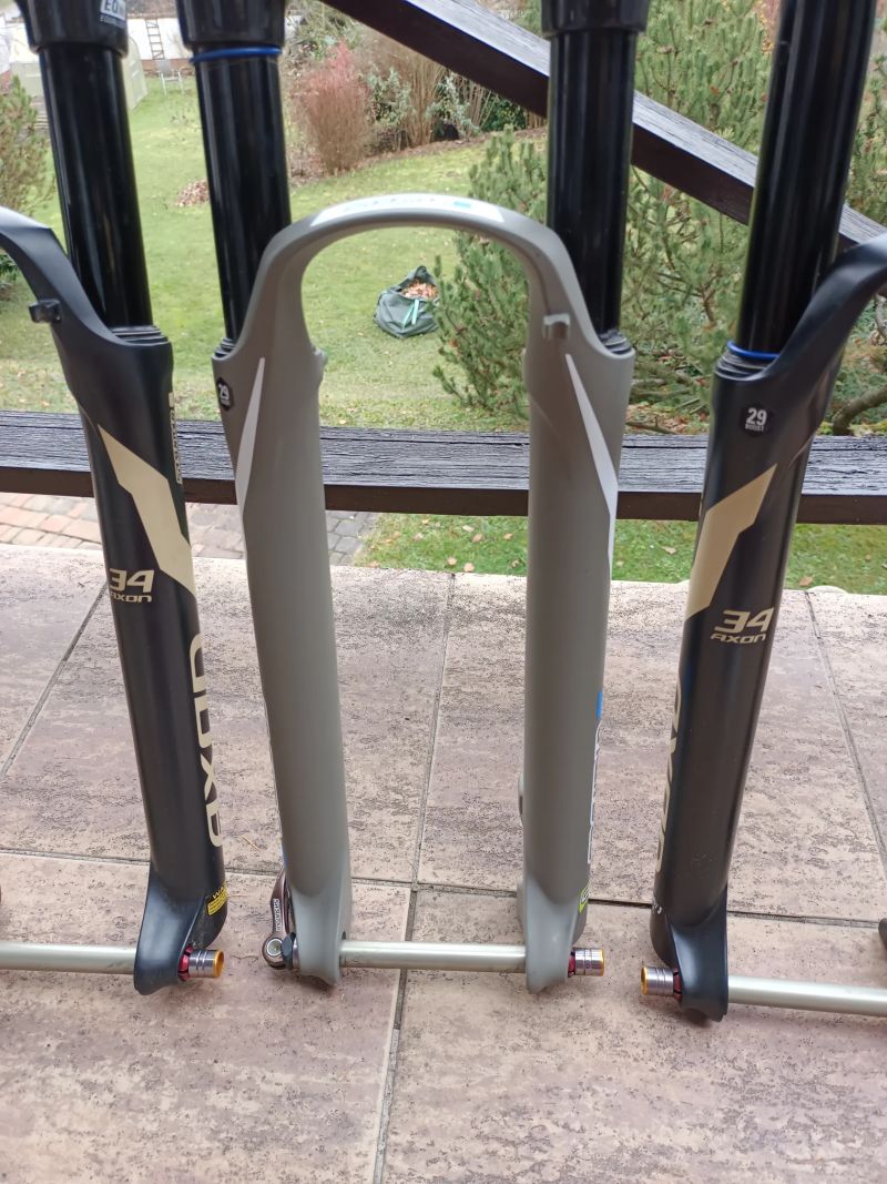 Vidlice SR Suntour Axon Werx 