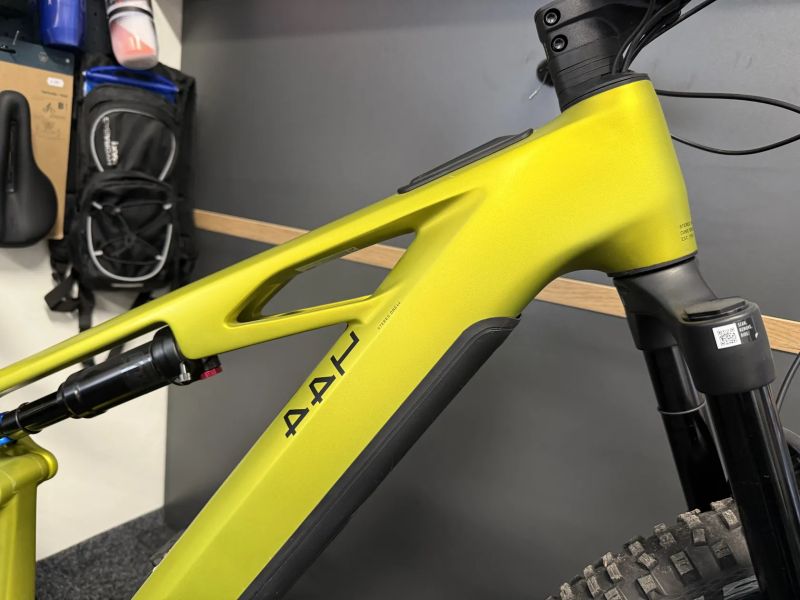 CUBE Stereo Hybrid ONE44 HPC RACE 800 vel.L 2025 1115km