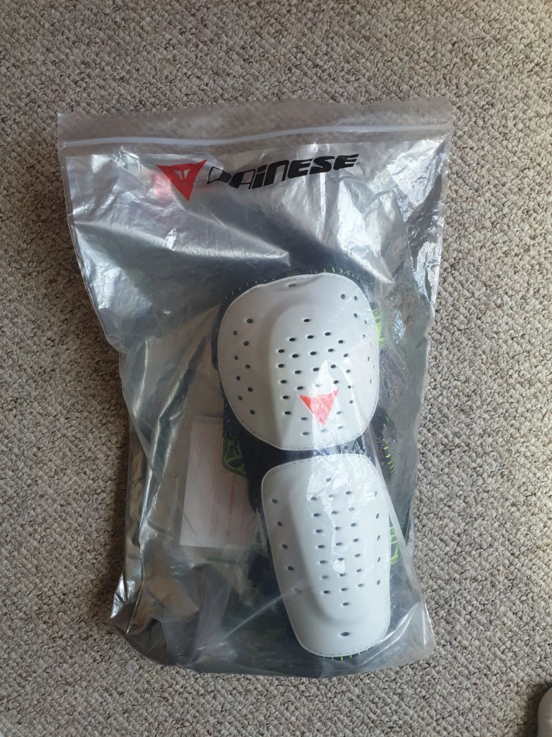 Dainese Pro Armor + Action Elbow Guard chránič loktů