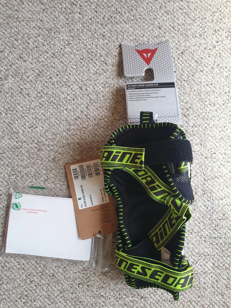 Dainese Pro Armor + Action Elbow Guard chránič loktů