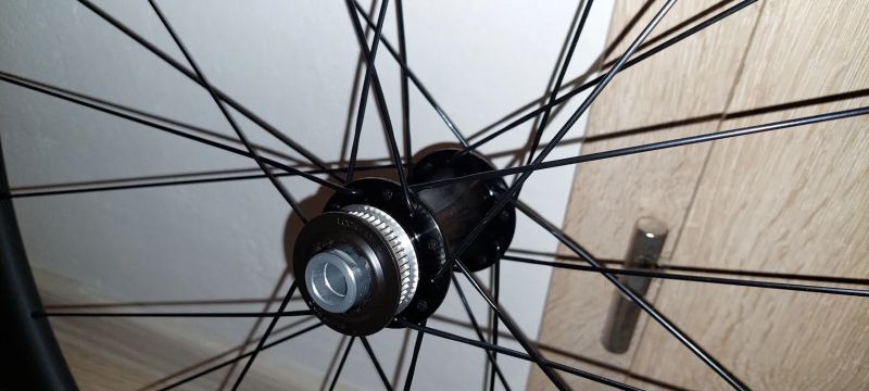 Karbonová kola Shimano 105 RS 710 C46 TL