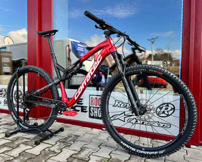 🔥🔥 SLEVA 61.600Kč - 63%🔥🔥 Corratec Revolution iLink Elite - M / KARBONOVÝ RÁM 