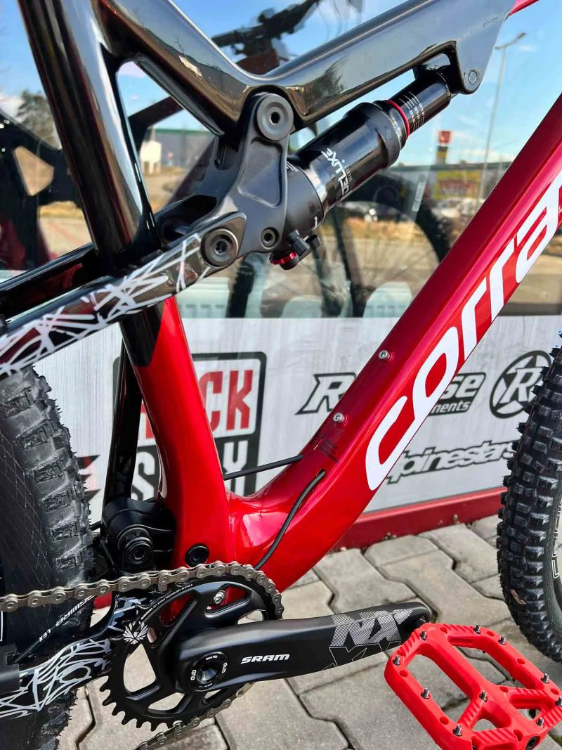 🔥🔥 SLEVA 61.600Kč - 63%🔥🔥 Corratec Revolution iLink Elite - M / KARBONOVÝ RÁM 