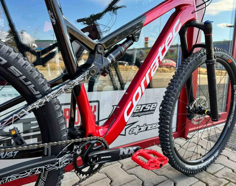 🔥🔥 SLEVA 61.600Kč - 63%🔥🔥 Corratec Revolution iLink Elite - M / KARBONOVÝ RÁM 