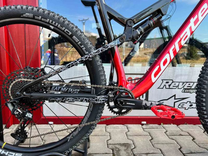 🔥🔥 SLEVA 61.600Kč - 63%🔥🔥 Corratec Revolution iLink Elite - M / KARBONOVÝ RÁM 