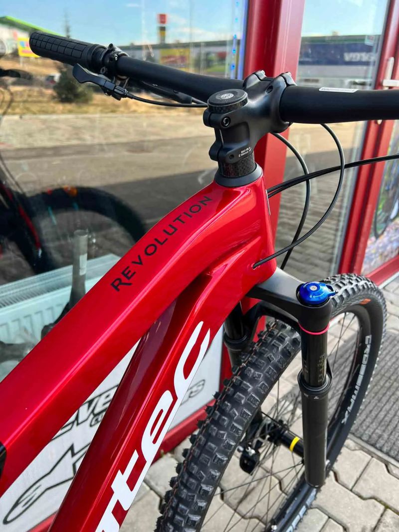 🔥🔥 SLEVA 61.600Kč - 63%🔥🔥 Corratec Revolution iLink Elite - M / KARBONOVÝ RÁM 