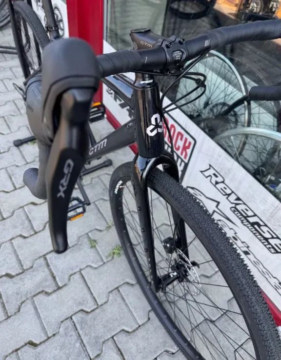 🔥🔥 SLEVA 17.000 -36% 🔥🔥 CTM KOYUK 3.0 SPE matt black / glossy black - 56,58 cm