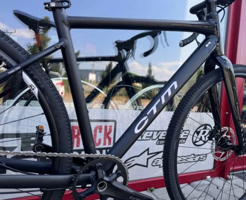 🔥🔥 SLEVA 17.000 -36% 🔥🔥 CTM KOYUK 3.0 SPE matt black / glossy black - 56,58 cm