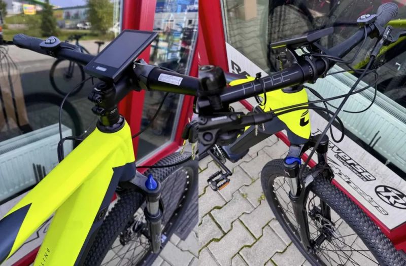 🔥🔥 SLEVA 30.000 -50% 🔥🔥Horské elektrokolo MUSCA HT over yellow/grey