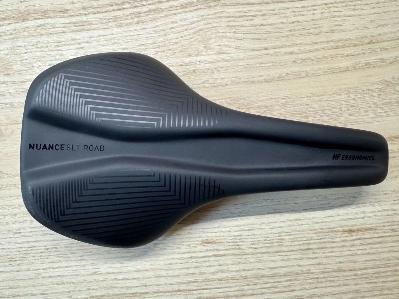 Sedlo ACID NUANCE SLT ROAD Carbon - 163g