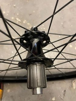 Zadní kolo Specialized Roval 140x12mm 28 drátů