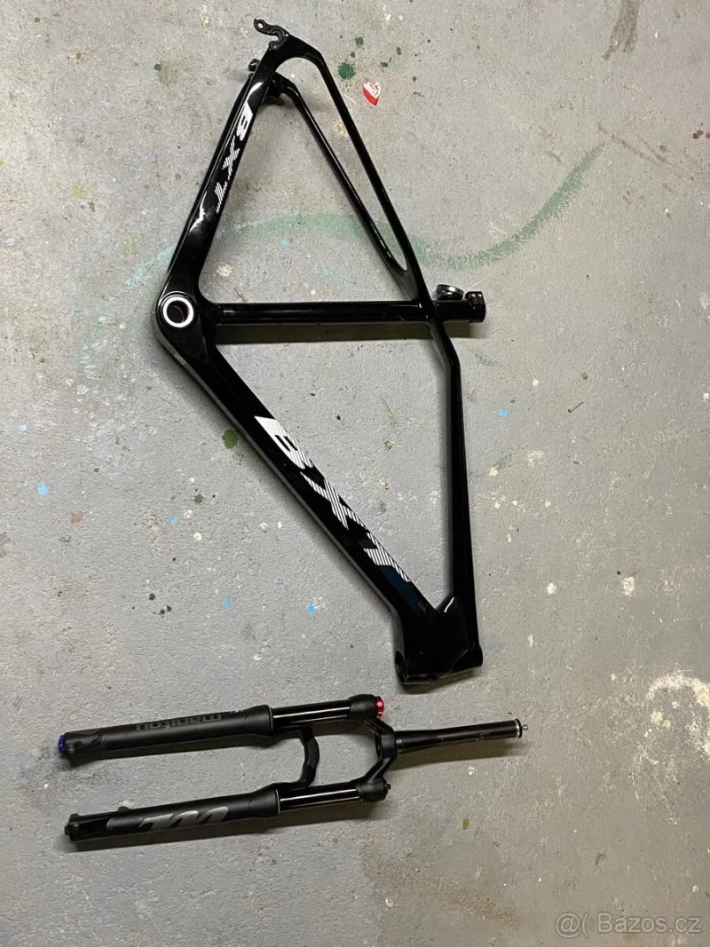 Karbonový rám BXT (mtb XC hardtail), Manitou Machette 27,5