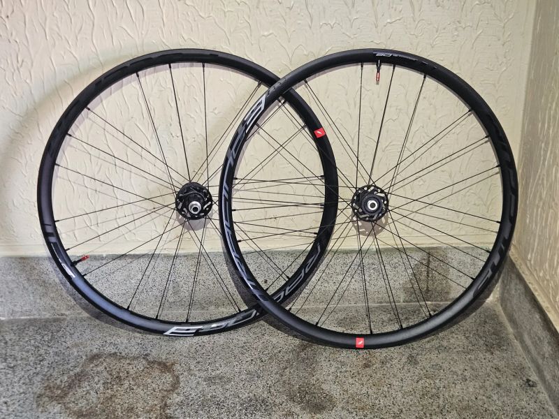 Silniční kola Fulcrum Road Racing 3 DB (CL/HG)