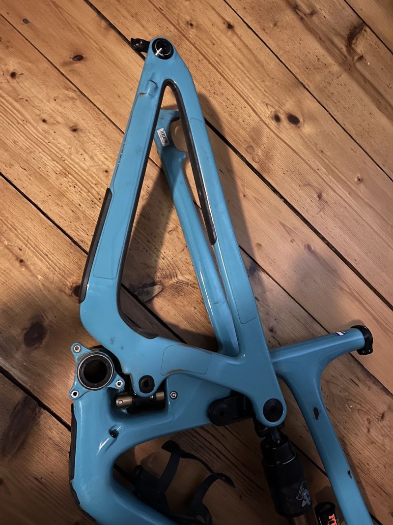 Yeti SB150 TurQ - nejvyšší verze karbonu od Yeti, velikost L