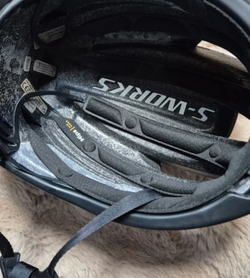 Specialized Evade 3 Mips helma