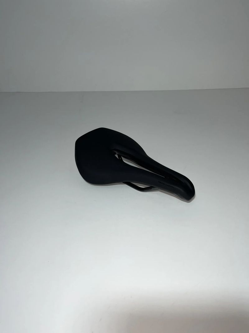 Sedlo Specialized Power Comp 143