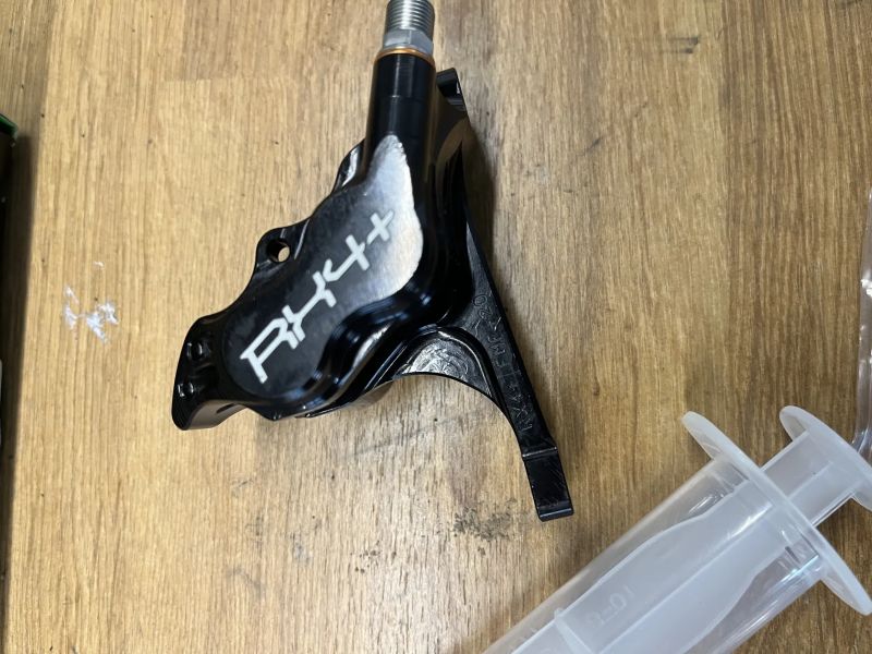 Hope třmen RX 4, DOT