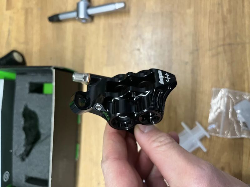 Hope třmen RX 4, DOT