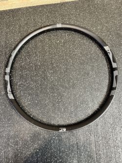 Karbonový ráfek E*thirteen LG1r 27,5" 32d