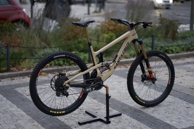 Santa Cruz Nomad CC V4 L 27,5"