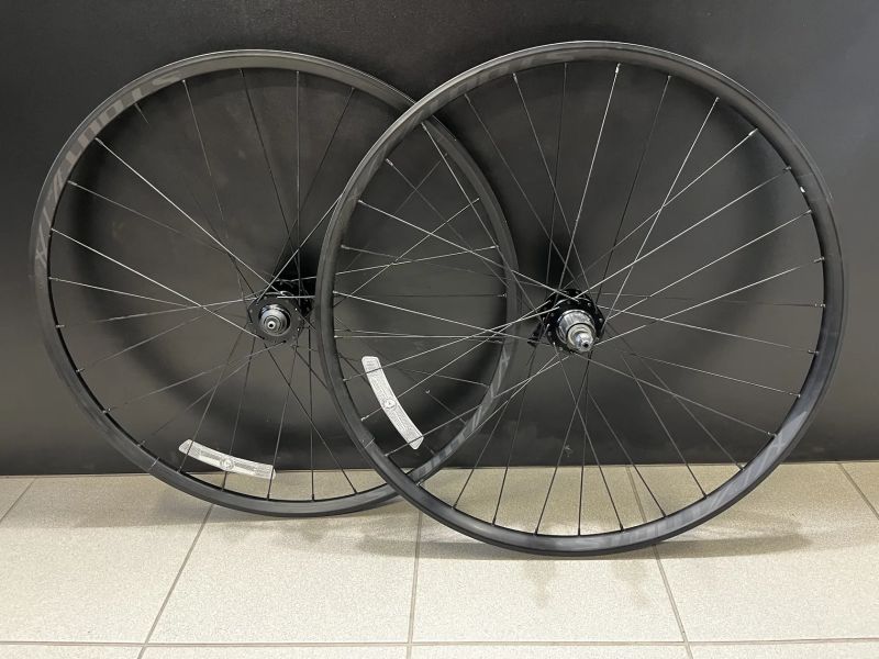 Zapletena kola Specialized 27.5